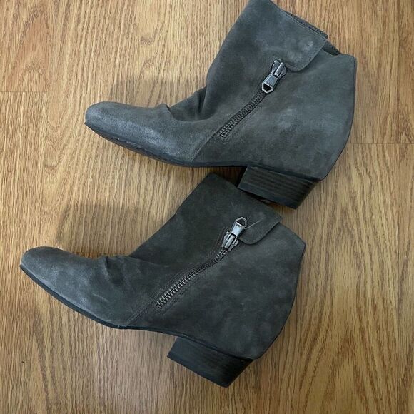 NEW Anthropologie NAYA Fillie Gray suede leather ankle boot size US 9 - Picture 5 of 10